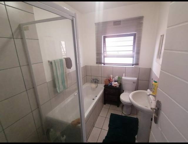 2 BEDROOM TOWNHOUSE FOR SALE IN ALBEMARLE